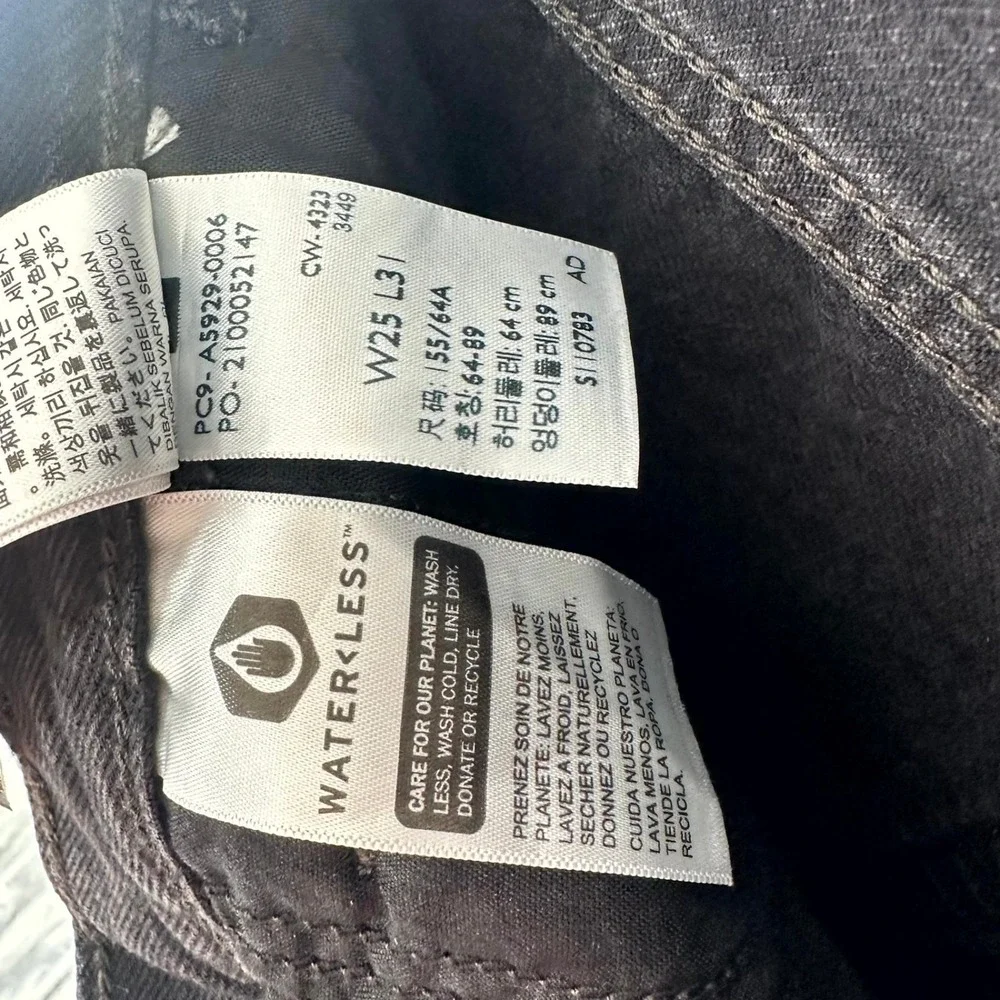 Levi's '94 Baggy Wide Leg Jeans 25 x 31 • NWT • Black Denim • Mid Rise - Picture 5 of 8